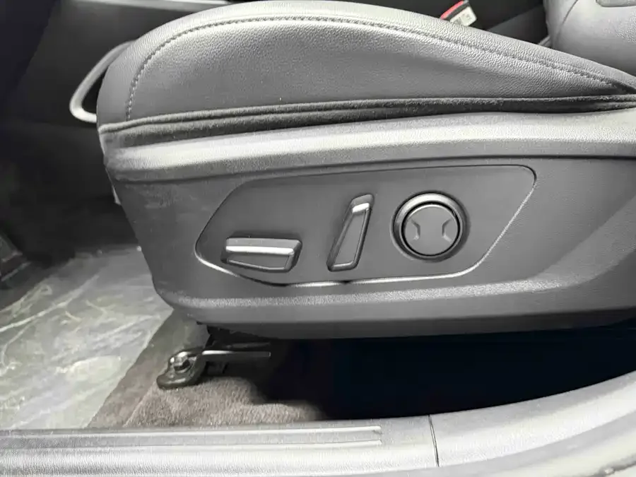 Hyundai tucson l Tucson 2023 Tucson L 1.5T Automatic 2WD GLX Elite Edition 2024 — миниатюра 3