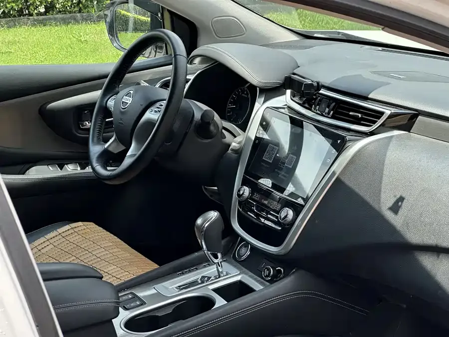 Nissan Murano Loulan 2021 2.5L XL 2WD Intelligent Linked Deluxe Edition 2022 — миниатюра 3