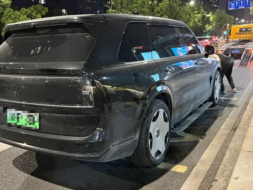 Zeekr 9X Extreme Krypton 9X 2025 Hyper Edition 70kWh 2026 — миниатюра 2