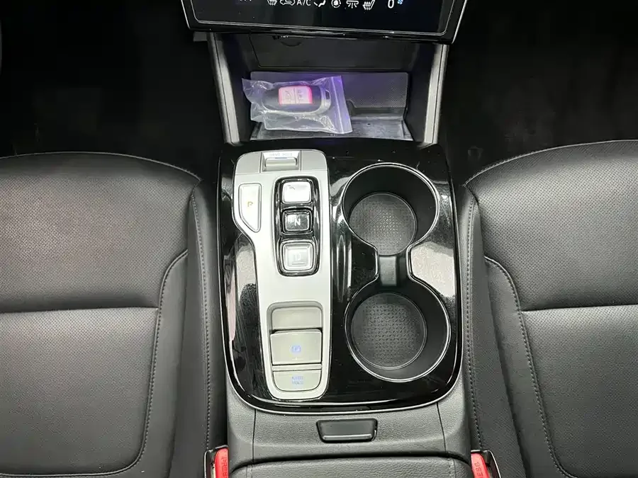 Hyundai tucson l Tucson 2023 Tucson L 1.5T Automatic 2WD LUX Premium Edition 2023 — миниатюра 2