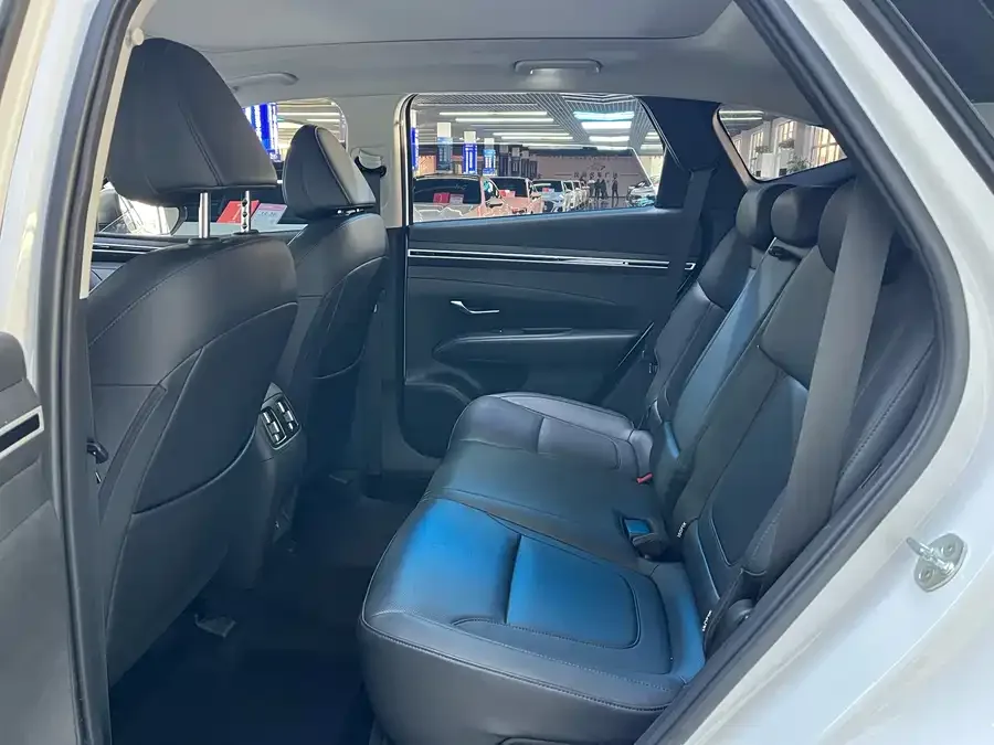 Hyundai tucson l Tucson 2023 Tucson L 1.5T Automatic 2WD LUX Premium Edition 2023 — миниатюра 2