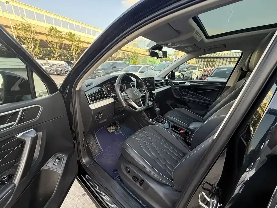 Volkswagen Tiguan L Tiguan L 2022 330TSI Automatic 2WD Smart Edition 2022 — миниатюра 4