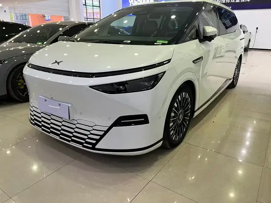 XPeng XPeng X9 2025