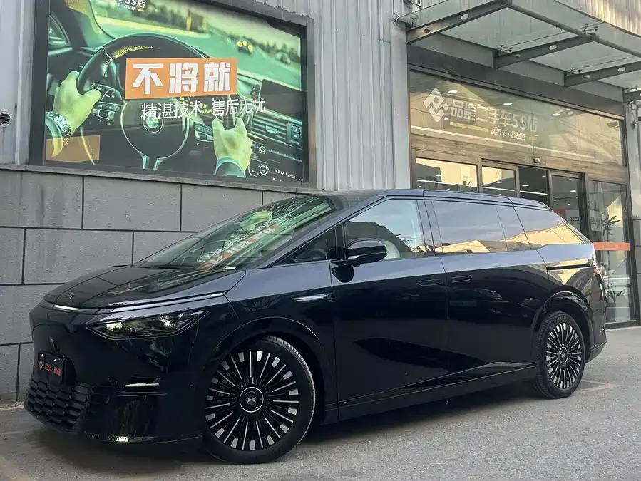 XPeng XPeng X9 2025