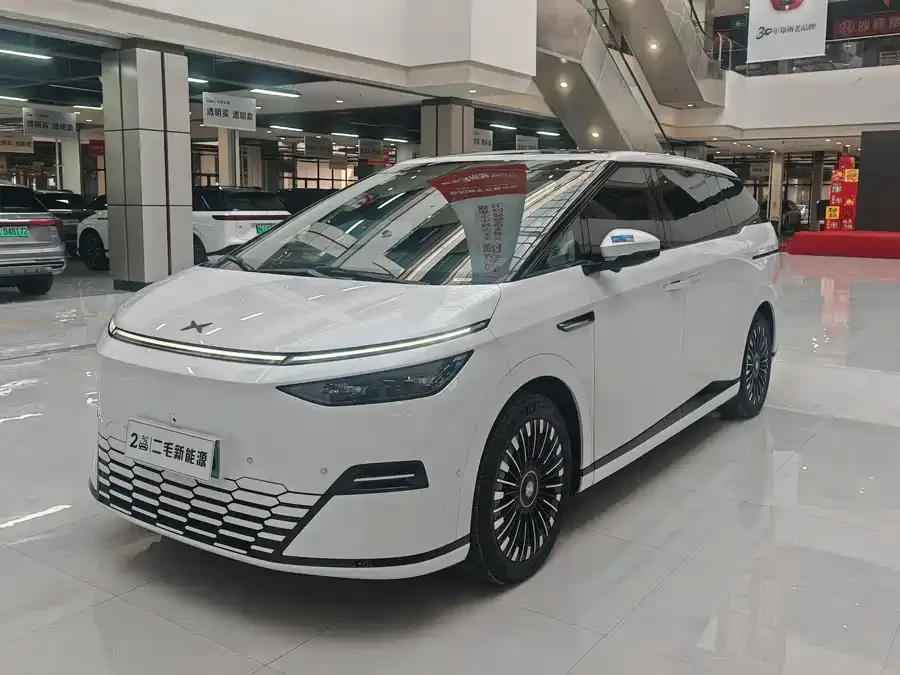 XPeng XPeng X9 2025