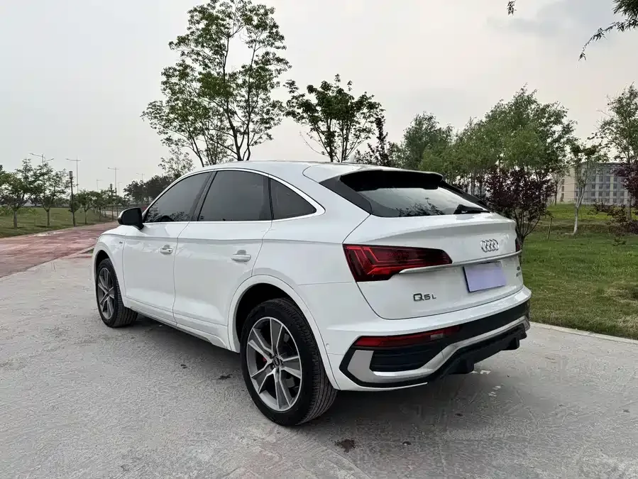 Audi Q5L Sportback 2021 45 TFSI Premium Selection 2022 — миниатюра 3