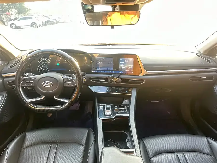 Hyundai Sonata 2022 Sonata 380TGDi Automatic 20th Anniversary Edition 2022 — миниатюра 3
