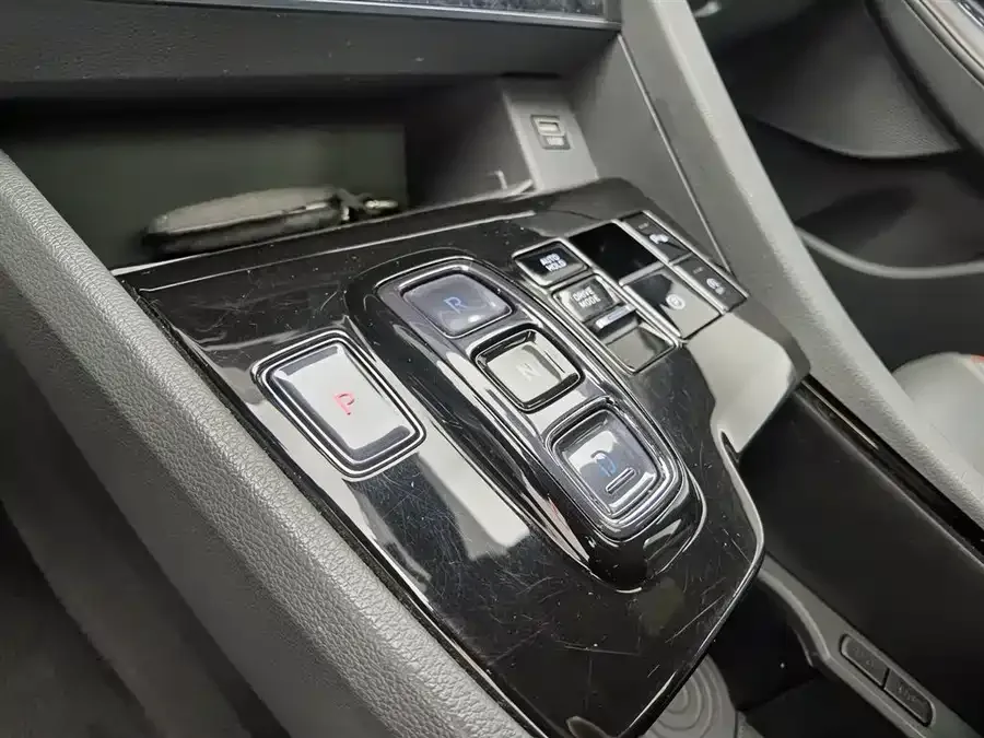Hyundai Sonata 2022 Sonata 380TGDi Automatic 20th Anniversary Edition 2023 — миниатюра 4