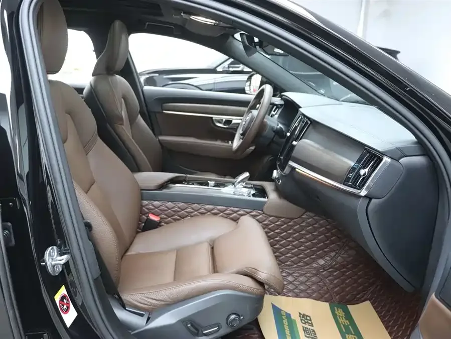 Volvo S90 2023 B5 Zhiyuan Luxury Edition 2022 — миниатюра 5