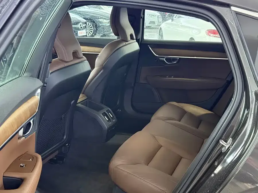 Volvo S90 2024 B5 Luxury Edition 2024 — миниатюра 2