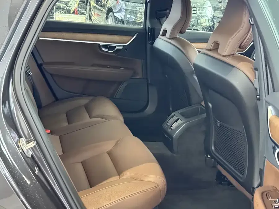 Volvo S90 2024 B5 Luxury Edition 2024 — миниатюра 4
