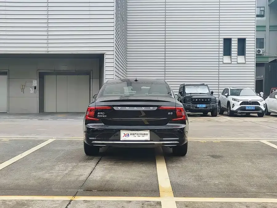 Volvo S90 2024 B5 Luxury Edition 2024 — миниатюра 2