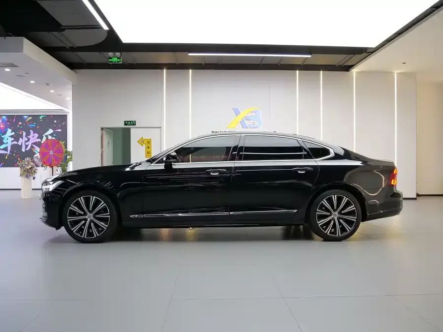Volvo S90 2024 B5 Zhiyuan Luxury Edition 2023 — миниатюра 2