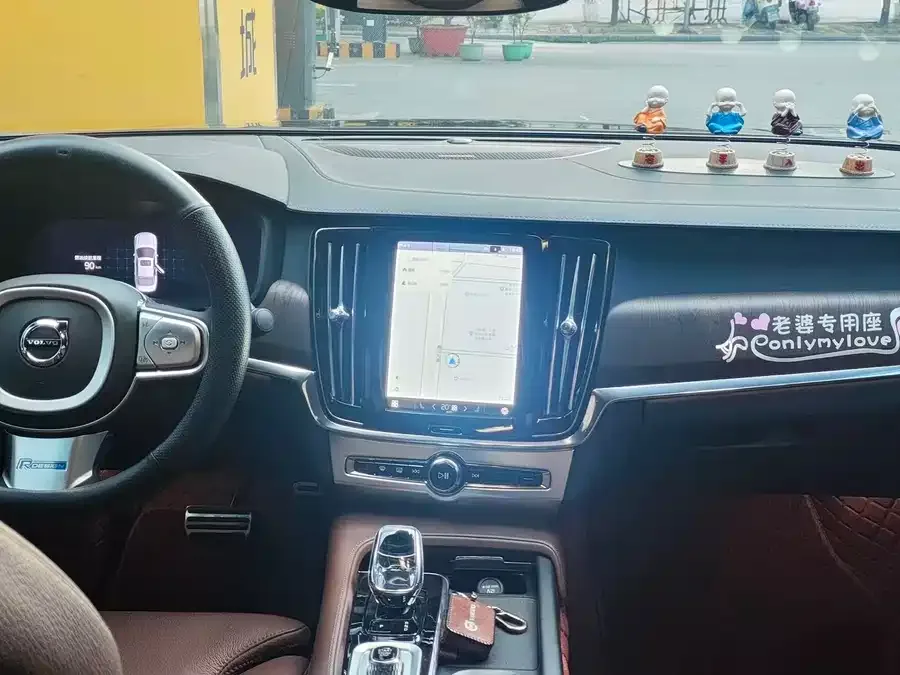 Volvo S90 2024 B5 Zhiyuan Luxury Edition 2024 — миниатюра 4
