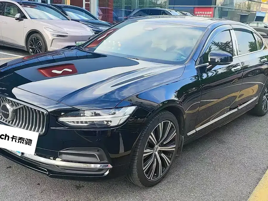 Volvo S90 2024 B5 Zhiyuan Luxury Edition 2024 — фото 1, купить с доставкой в Москву