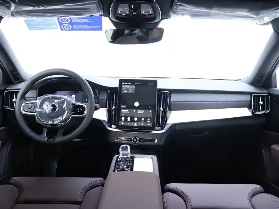 Volvo S90 2026 B5 Zhiyuan Luxury Edition 2026 — миниатюра 4