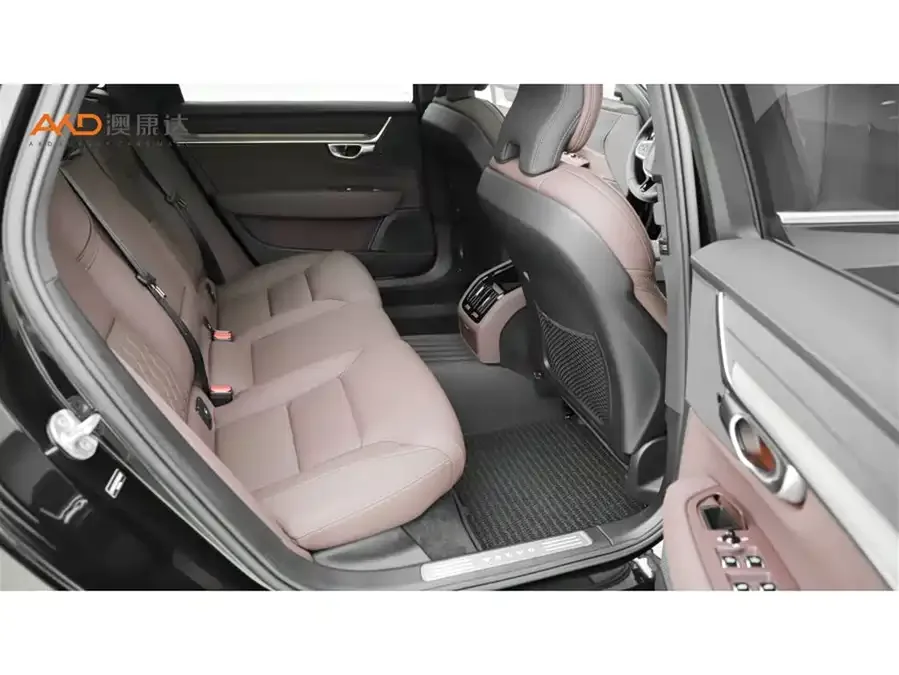 Volvo S90 2026 B5 Zhiyi Luxury Edition 2025 — миниатюра 5