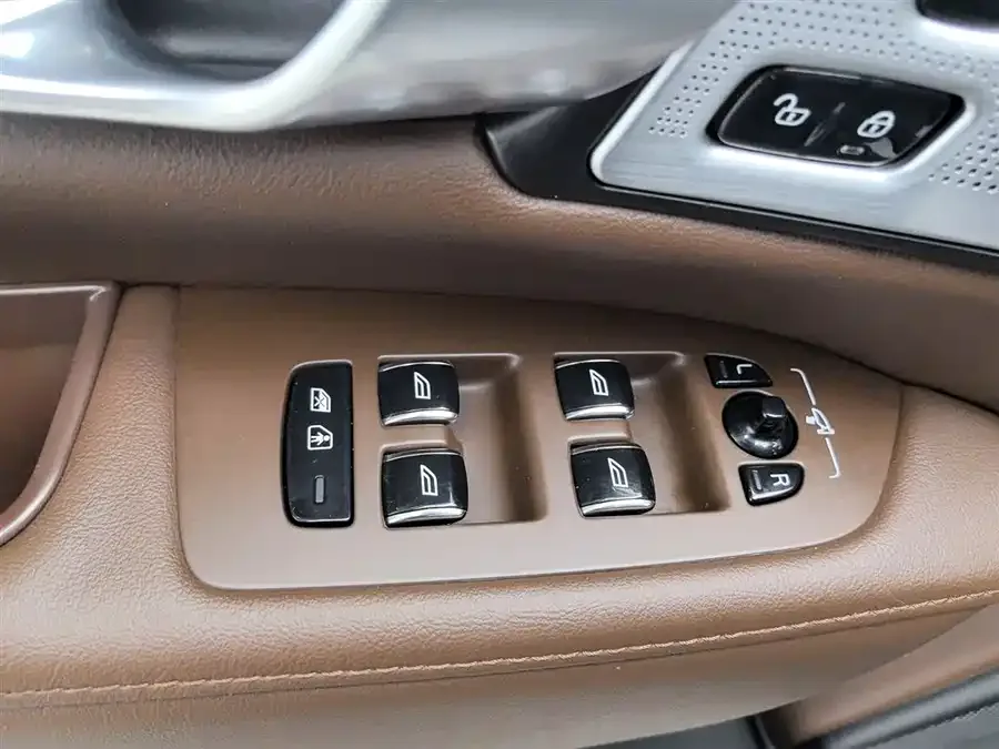 Volvo S90 2023 B5 Zhiyuan Luxury Edition 2023 — миниатюра 3