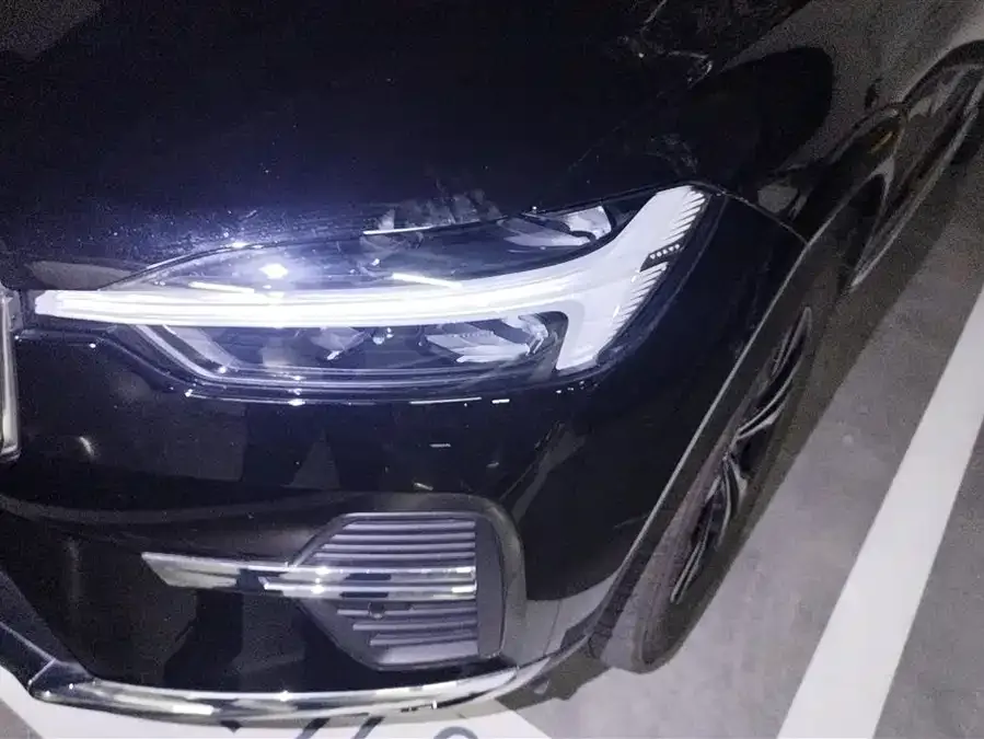 Volvo XC60 2025 B5 4WD Zhiyi Luxury Edition 2024 — миниатюра 2