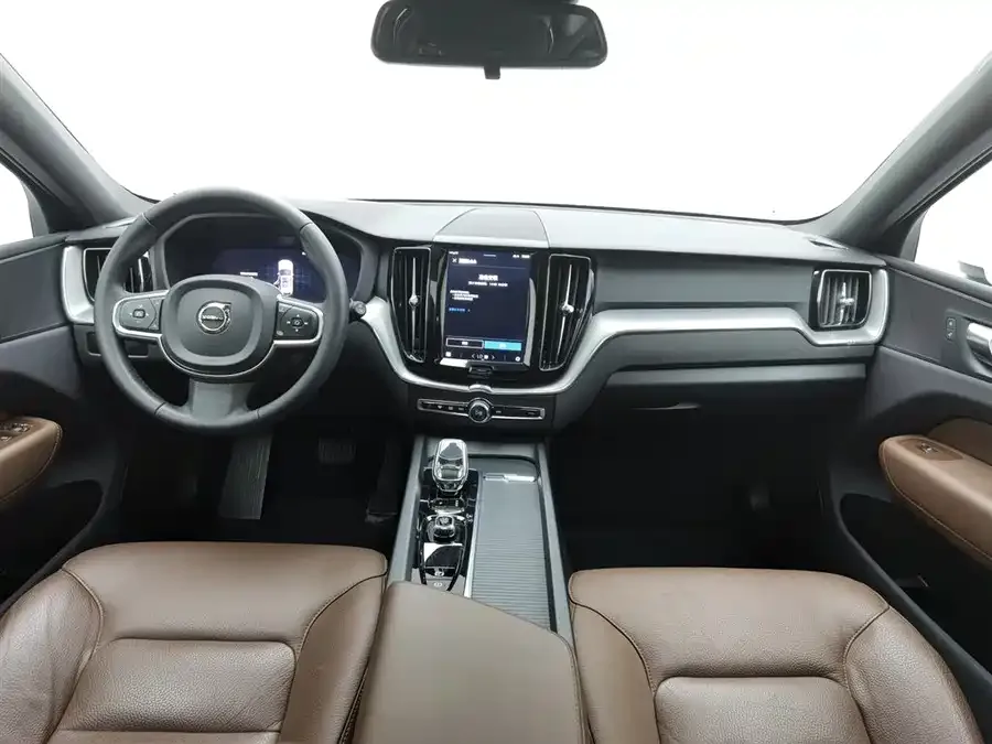 Volvo XC60 2024 B5 4WD Zhiyi Luxury Edition 2024 — миниатюра 2