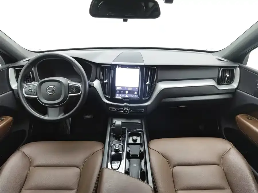 Volvo XC60 2024 B5 4WD Zhiyi Luxury Edition 2024 — миниатюра 2