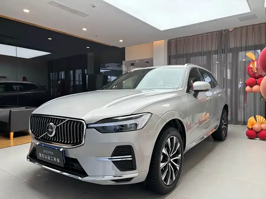 Volvo XC60 2025 B5 4WD Zhiyuan Luxury Edition 2025 — фото 1, купить с доставкой в Москву