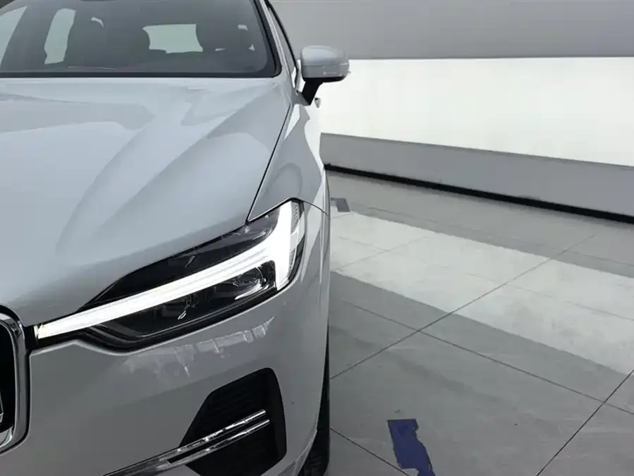 Volvo XC60 2025 B5 4WD Zhiyuan Luxury Edition 2025 — миниатюра 2