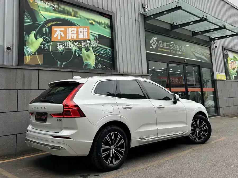 Volvo XC60 2022 B5 four-wheel drive Zhiyuan Deluxe Edition 2022 — миниатюра 2
