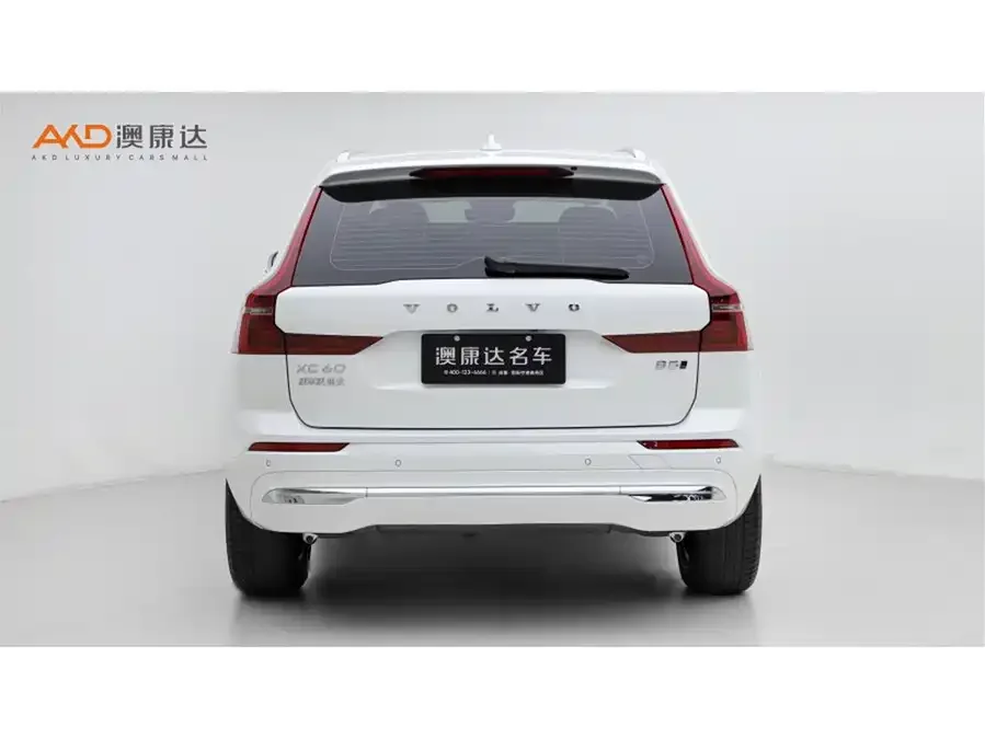 Volvo XC60 2026 B5 4WD Zhiyi Luxury Edition 2025 — миниатюра 4
