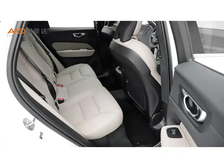 Volvo XC60 2026 B5 4WD Zhiyi Luxury Edition 2025 — миниатюра 5