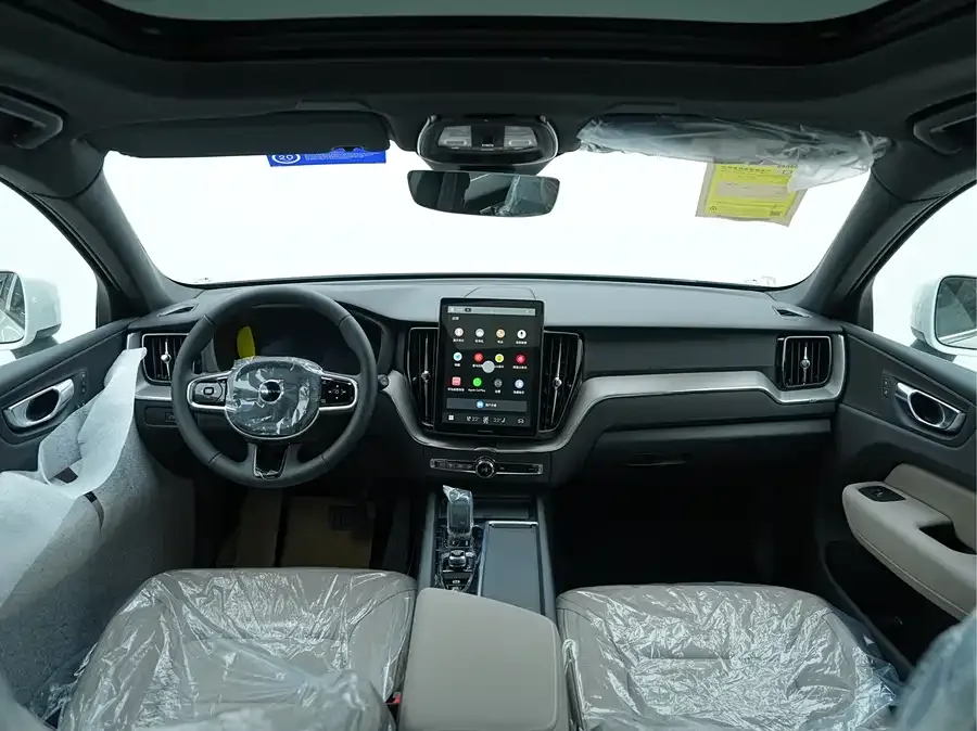 Volvo XC60 2026 B5 4WD Zhiyi Luxury Edition 2026 — миниатюра 5