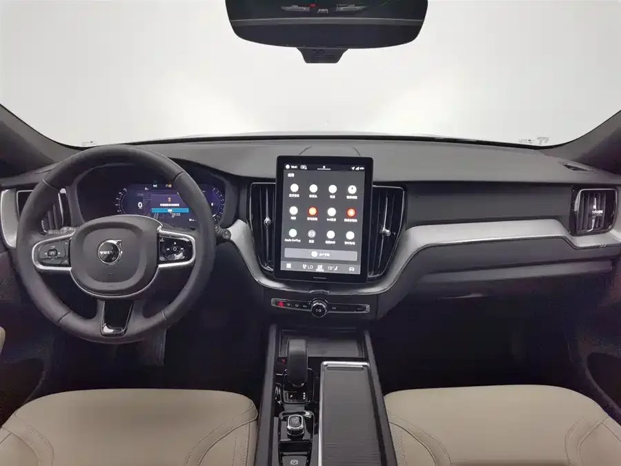 Volvo XC60 2026 B5 4WD Zhiyi Luxury Edition 2025 — миниатюра 2