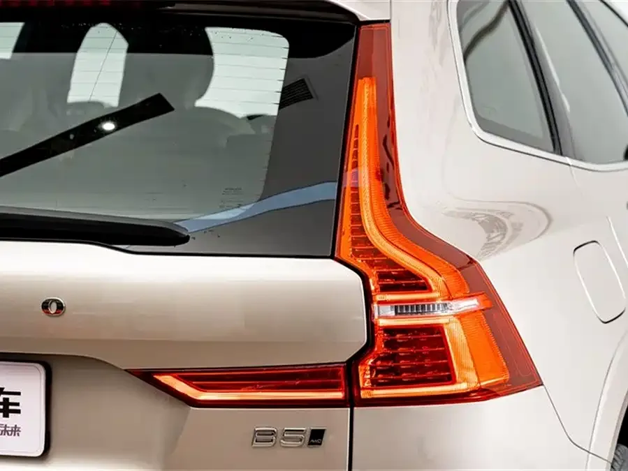 Volvo XC60 2025 B5 4WD Zhiyuan Luxury Edition 2025 — миниатюра 3