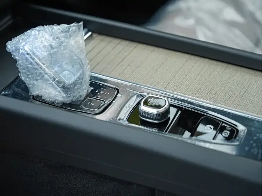 Volvo XC60 2026 B5 4WD Zhiyuan Luxury Edition 2026 — миниатюра 4