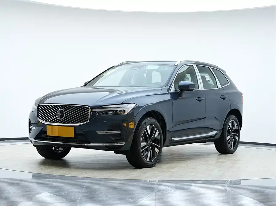 Volvo XC60 2026 B5 4WD Zhiyuan Luxury Edition 2026 — фото 1, купить с доставкой в Москву