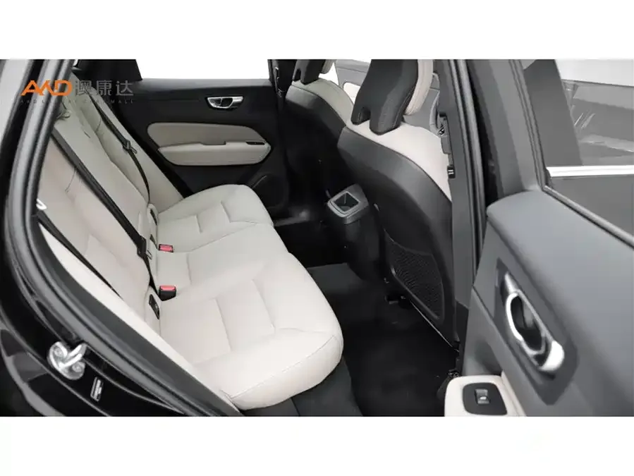 Volvo XC60 2026 B5 4WD Zhiyi Luxury Edition 2025 — миниатюра 5