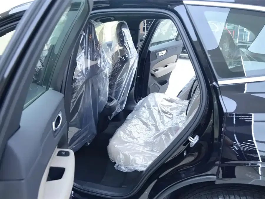 Volvo XC60 2026 B5 4WD Zhiyi Luxury Edition 2025 — миниатюра 5