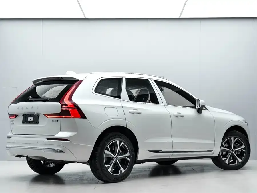 Volvo XC60 2026 B5 4WD Zhiyi Luxury Edition 2026 — миниатюра 2