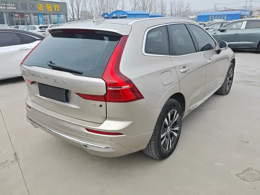 Volvo XC60 2024 B5 4WD Zhiyi Luxury Edition 2024 — миниатюра 5