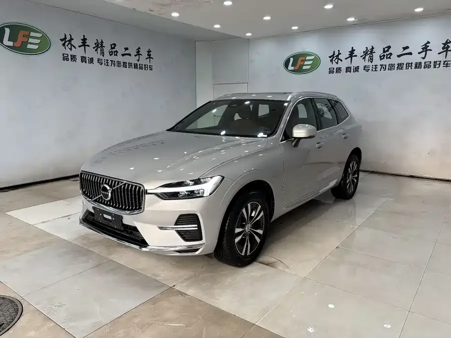 Volvo XC60 2025