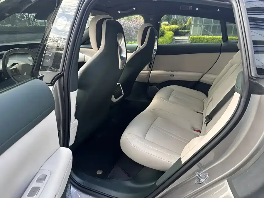 Xiaomi YU7 Xiaomi YU7 2025 Ultra-Long-Range Rear-Wheel Drive Edition 2026 — миниатюра 2