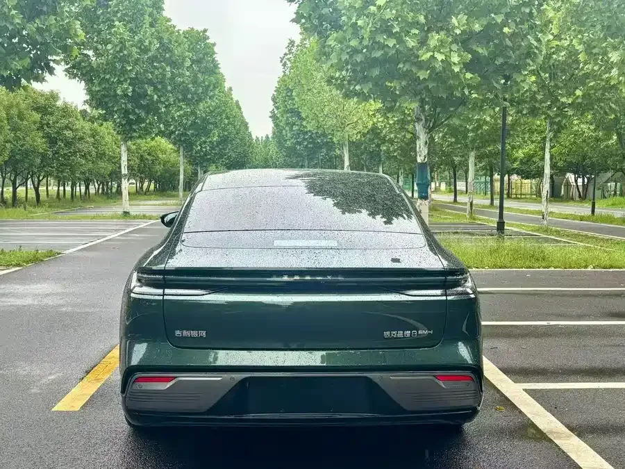 Geely Galaxy Star 8 Galaxy Star 8 2025 130km EM-i Flagship Edition 2025 — миниатюра 3
