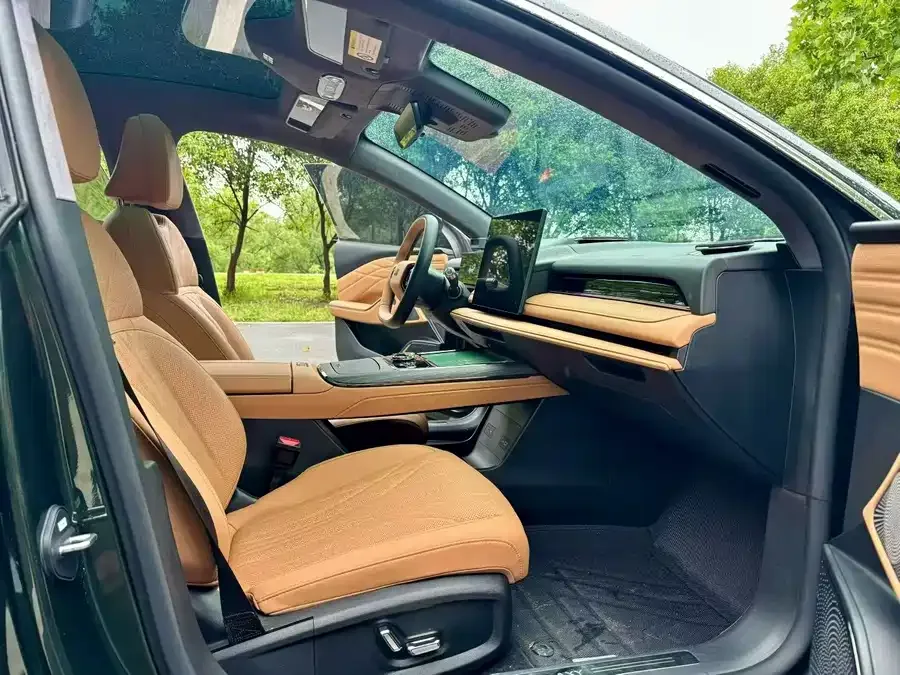 Geely Galaxy Star 8 Galaxy Star 8 2025 130km EM-i Flagship Edition 2025 — миниатюра 4
