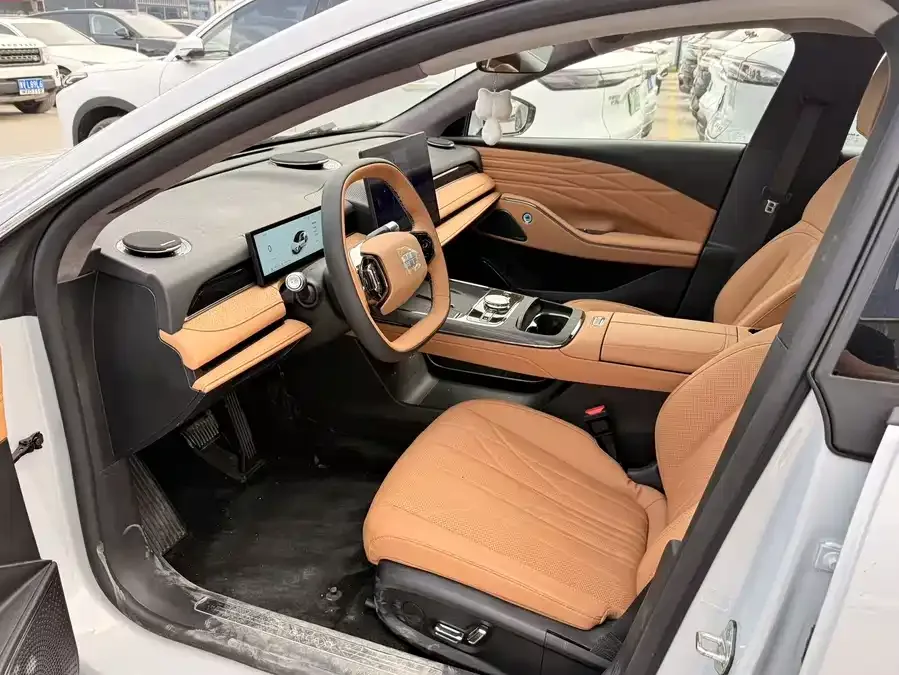 Geely Galaxy Star 8 Galaxy Star 8 2025 130km EM-i Premium Edition 2025 — миниатюра 2