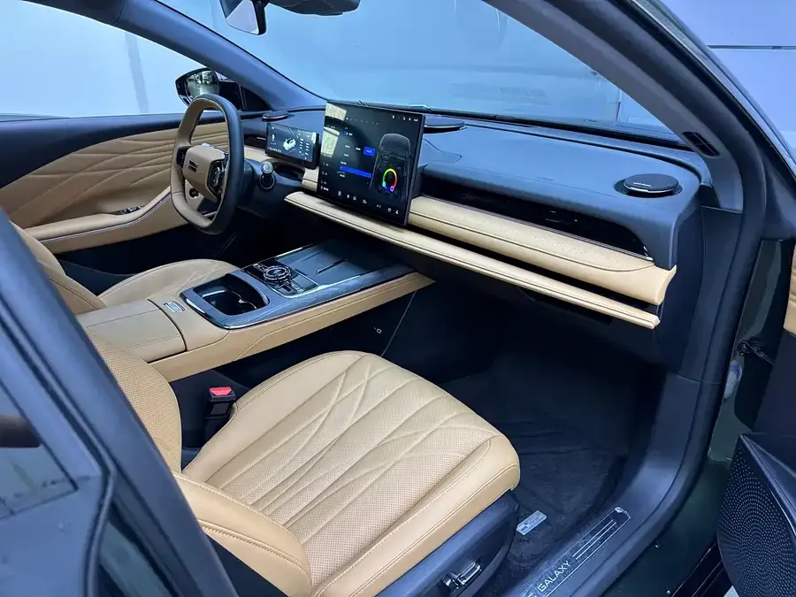 Geely Galaxy Star 8 Galaxy Star 8 2025 130km EM-i Premium Edition 2025 — миниатюра 4