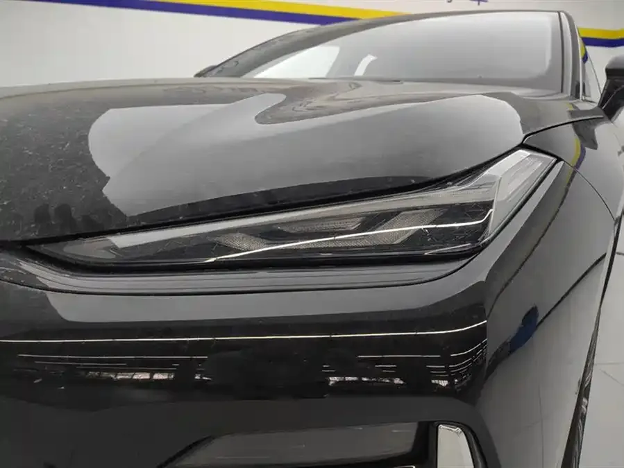 Geely Galaxy Star 8 Galaxy Star 8 2025 130km EM-i Flagship Edition 2026 — миниатюра 2