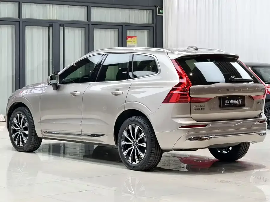 Volvo XC60 2025 B5 4WD Zhiyuan Luxury Edition 2025 — миниатюра 5