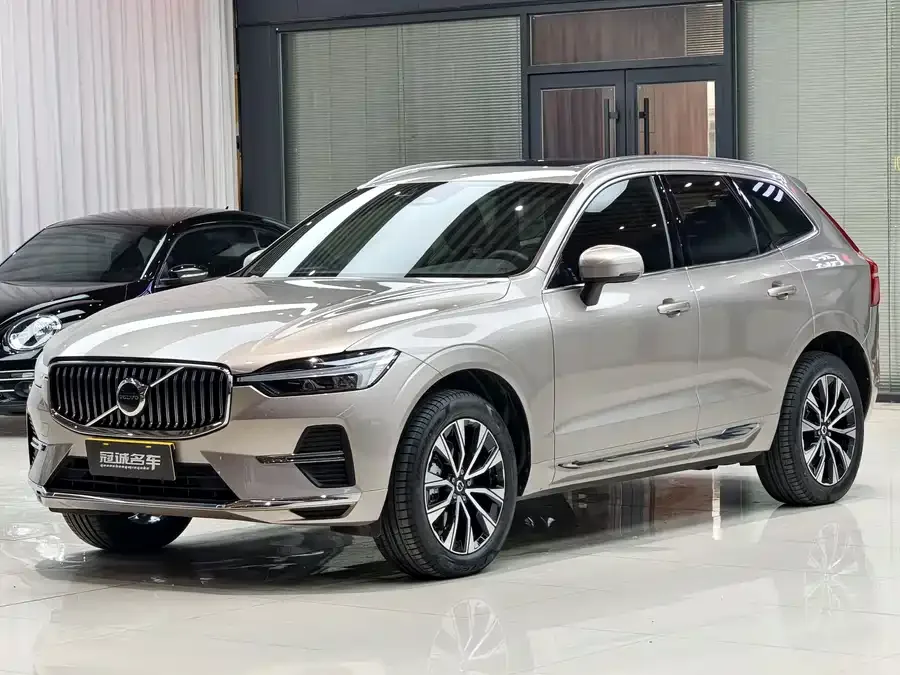 Volvo XC60 2025 B5 4WD Zhiyuan Luxury Edition 2025 — фото 1, купить с доставкой в Москву