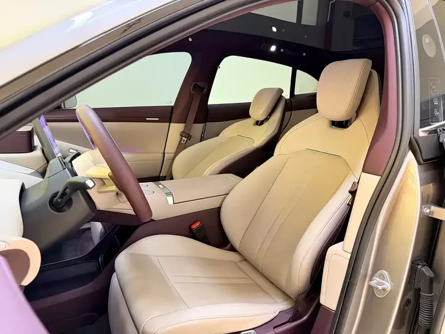 Xiaomi YU7 Xiaomi YU7 2025 Ultra-Long-Range Rear-Wheel Drive Edition 2025 — миниатюра 3
