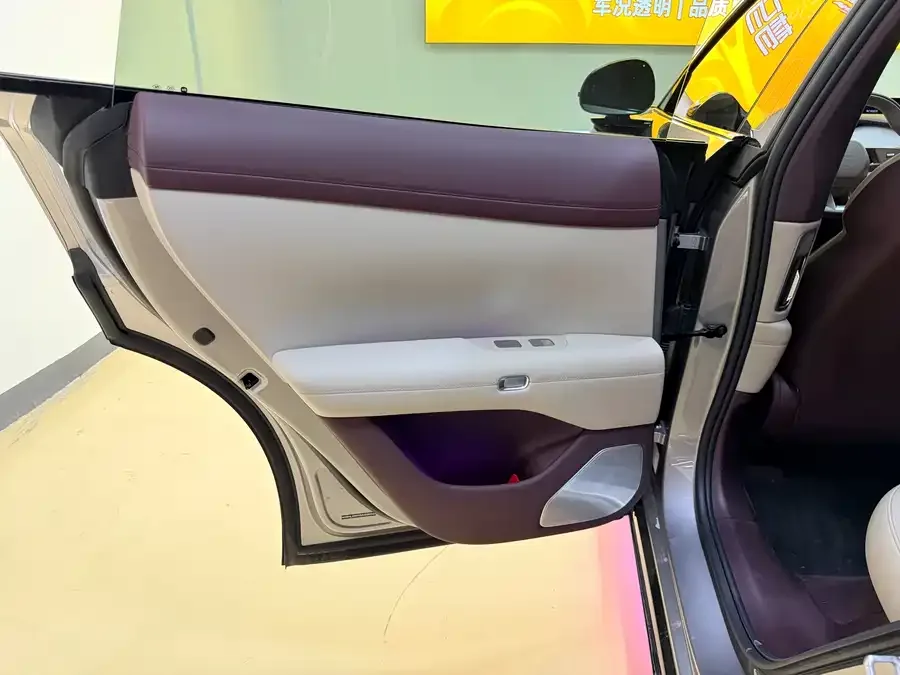 Xiaomi YU7 Xiaomi YU7 2025 Ultra-Long-Range Rear-Wheel Drive Edition 2025 — миниатюра 4